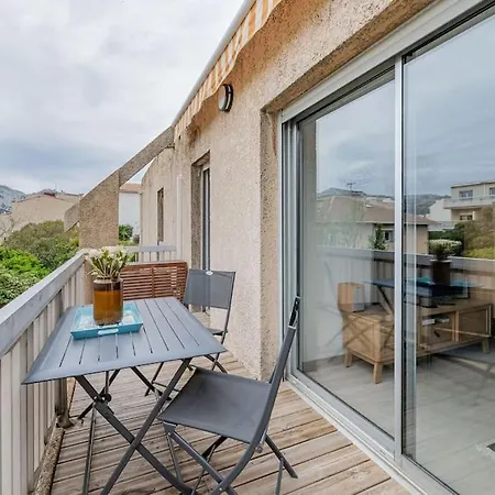 Beau T2 Avec Terrasse Proche Des Plages Marseille Exterior photo